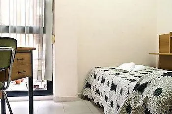 Residencia Universitaria San Agustin Barcelona 0*,